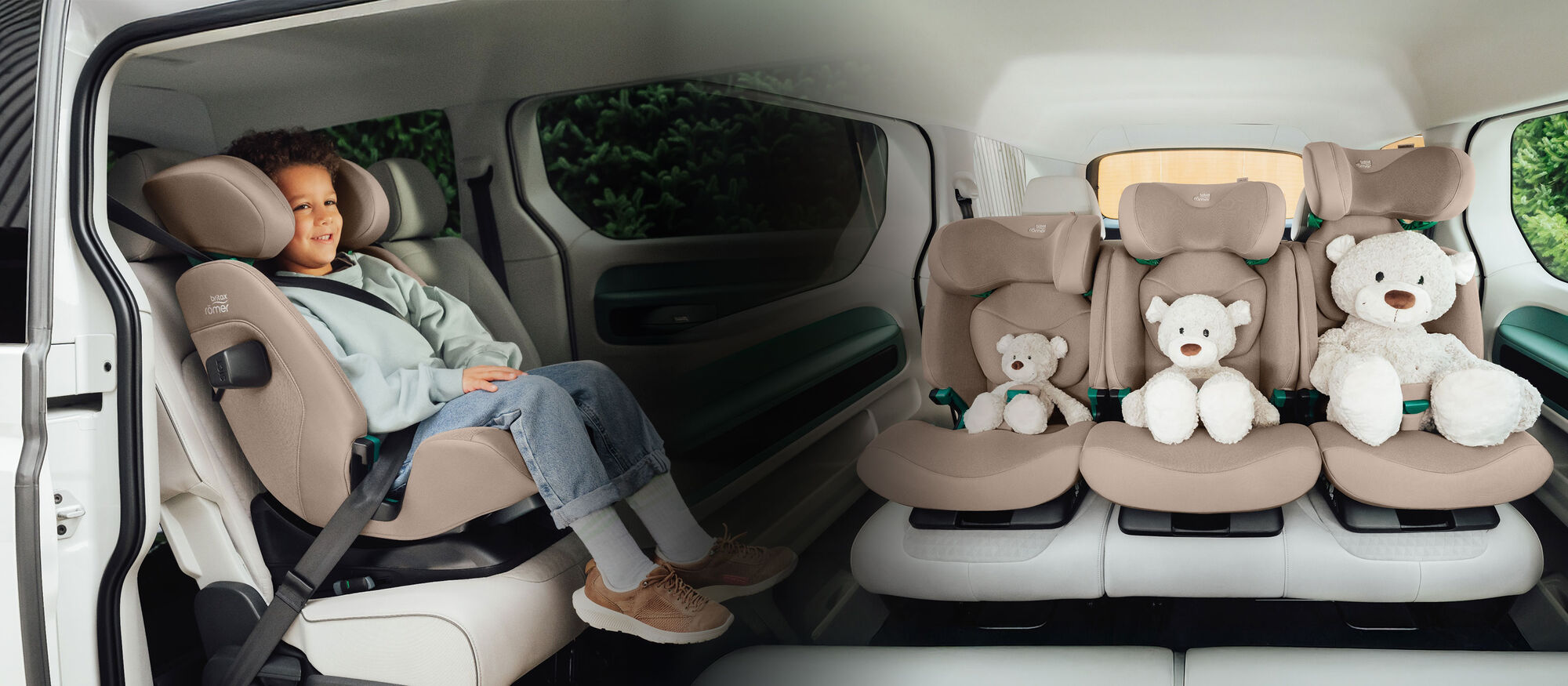 Bambino allacciato nel seggiolino auto SAFEFIX beige, con attenzione a sicurezza, comfort e design evolutivo.